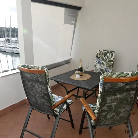 Lanterna Apartment