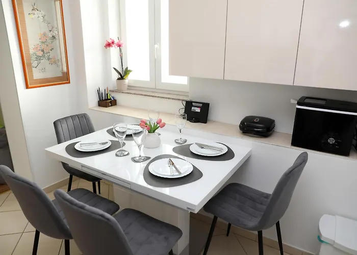 アパート Lanterna シベニク